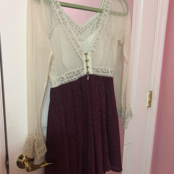 Long sleeve dress - Picture 2 of 3